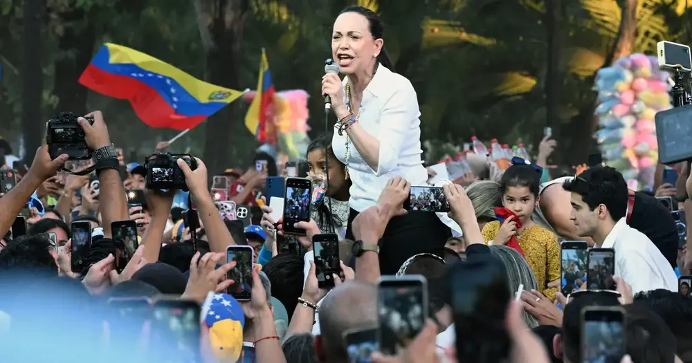 Oposición exige elecciones por ausencia absoluta de Maduro - Agencia Carabobeña de Noticias