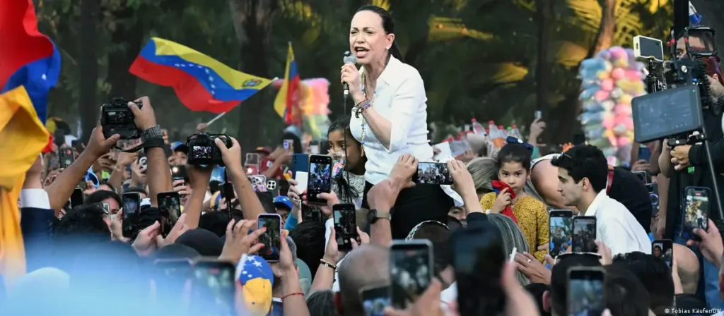 Oposición exige elecciones por ausencia absoluta de Maduro - Agencia Carabobeña de Noticias