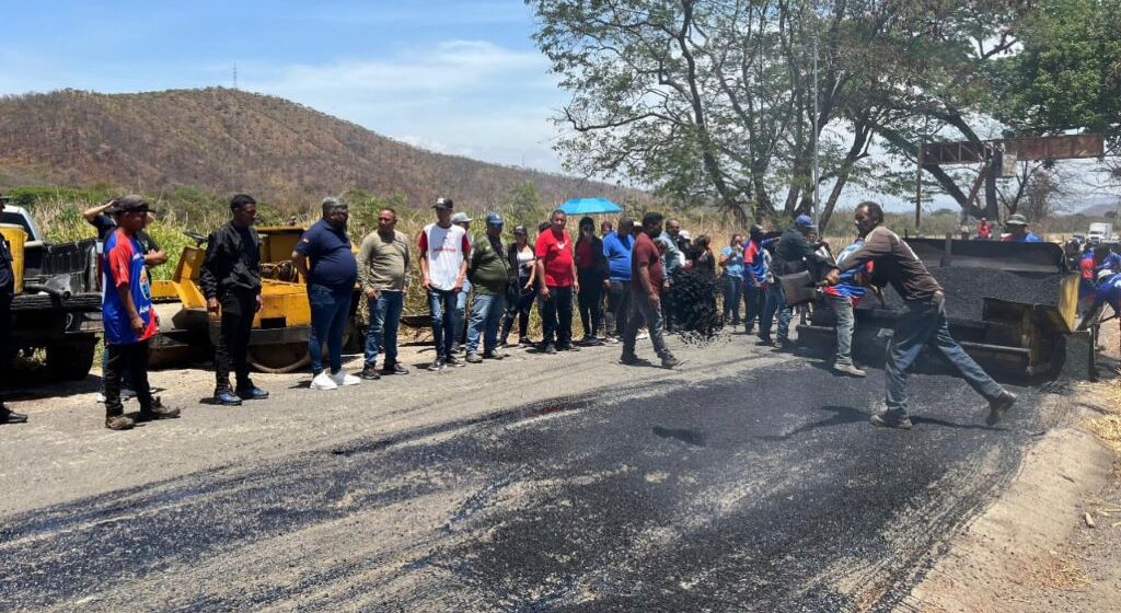 Plan de Asfaltado y Bacheo en Carretera Nacional Güigüe-Maracay - Agencia Carabobeña de Noticias