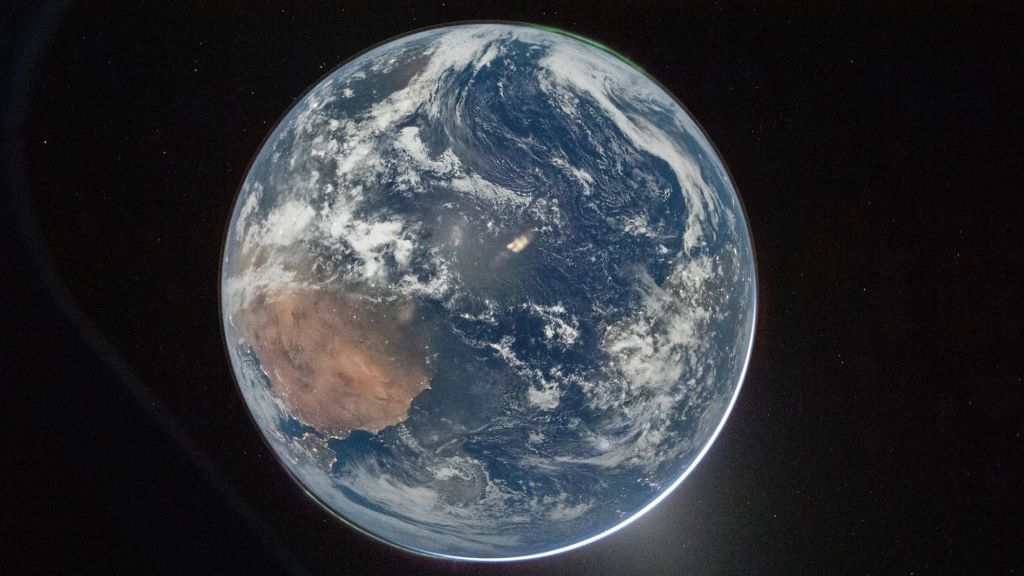 Primeras imágenes de La Tierra - Agencia Carabobeña de Noticias
