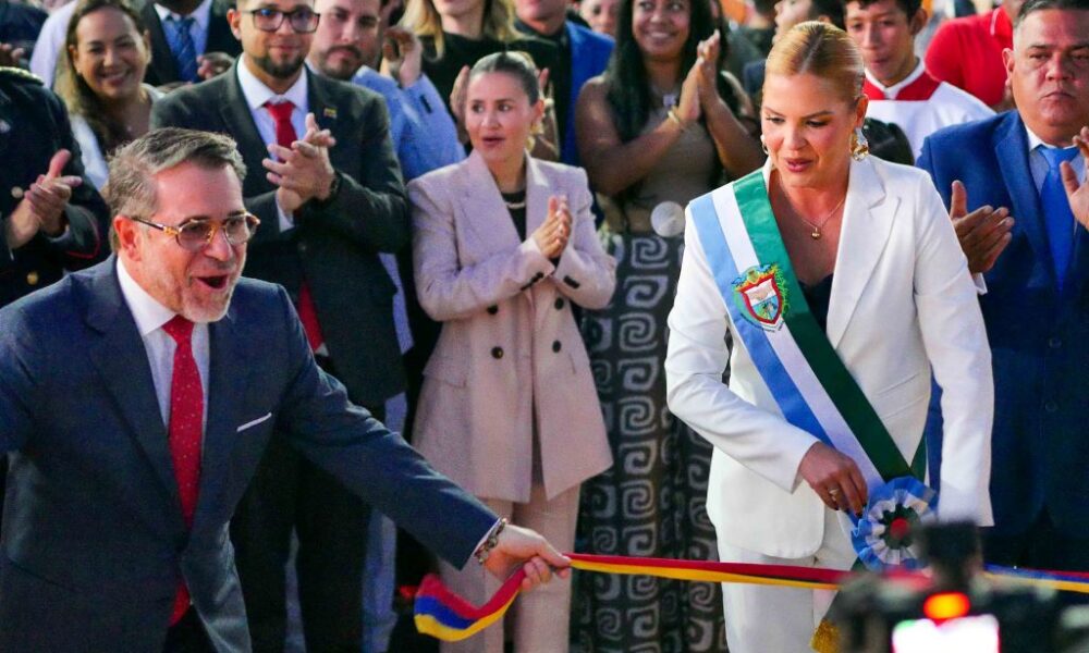 Reinaugurada plaza Bolívar de Los Guayos - Agencia Carabobeña de Noticias