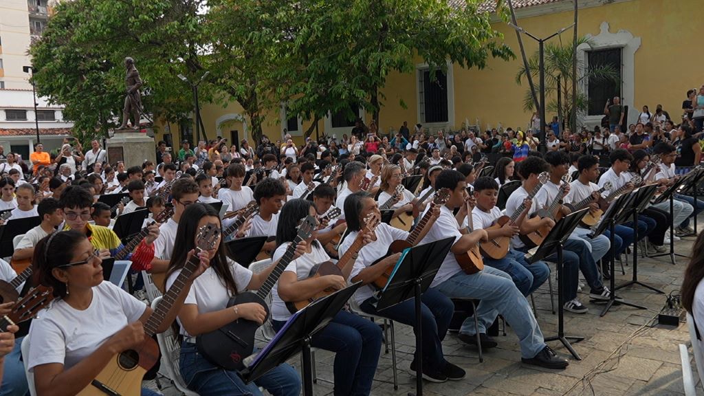 Semana Nacional del Cuatro en Valencia - Agencia Carabobeña de Noticias