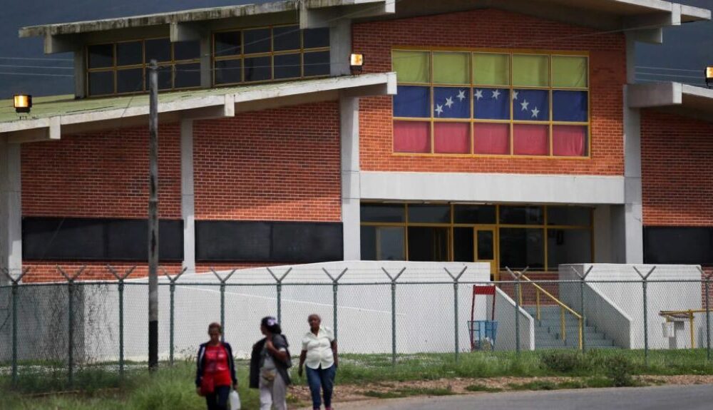 Denuncian Torturas y red de extorsión en Fénix Lara - Agencia Carabobeña de Noticias