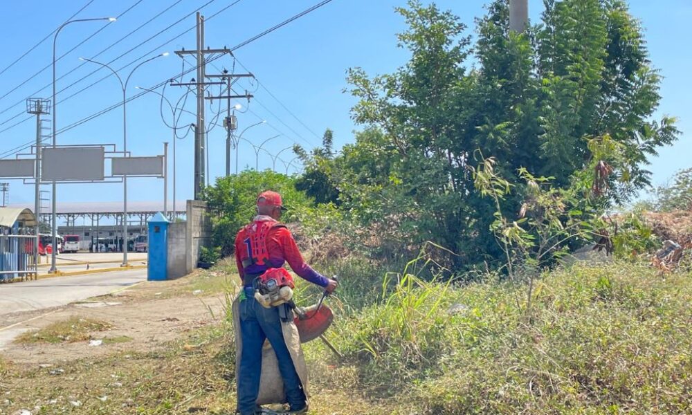 Trabajos de rehabilitación y mantenimiento en Juan José Mora - Agencia Carabobeña de Noticias