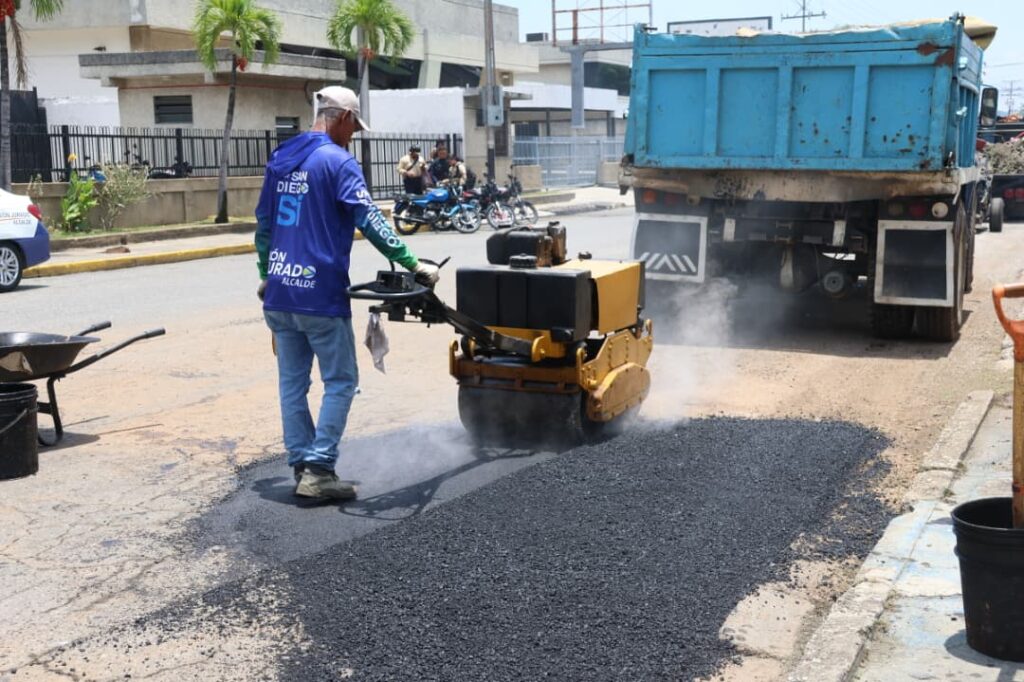 Vialsandi IAM avanza en plan de bacheo - Agencia Carabobeña de Noticias