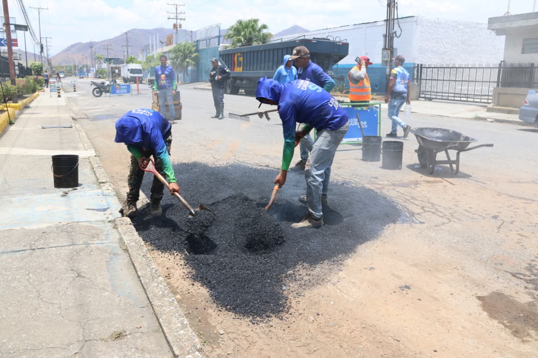 Vialsandi IAM avanza en plan de bacheo - Agencia Carabobeña de Noticias