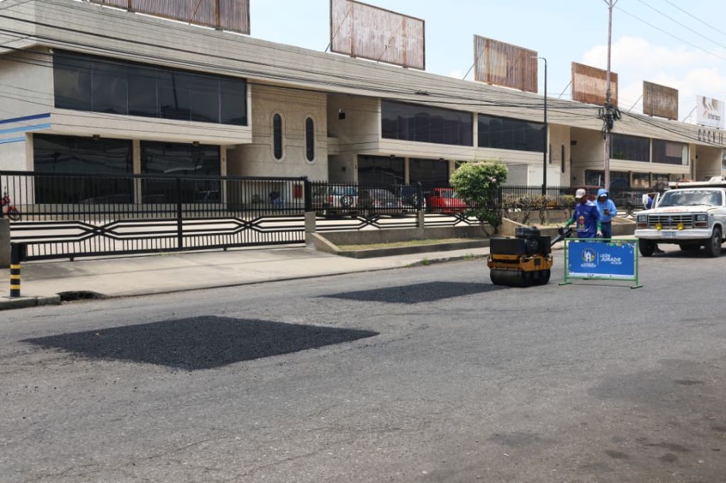Vialsandi IAM avanza en plan de bacheo - Agencia Carabobeña de Noticias