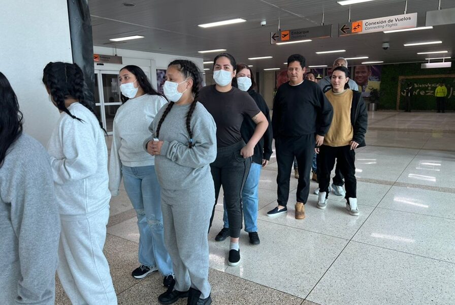 venezolanos regresaron Phoenix