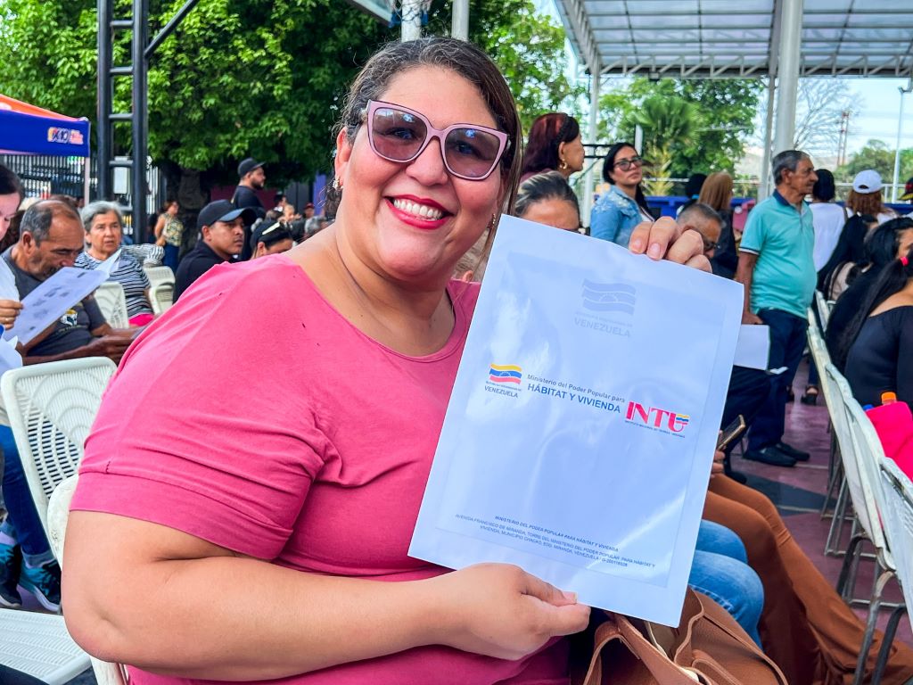 101 familias naguanagüenses beneficiadas con entrega de títulos de tierra - Agencia Carabobeña de Noticias
