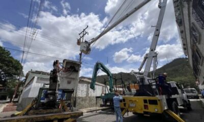 Alcaldía de San Diego sustituye transformador - Agencia Carabobeña de Noticias