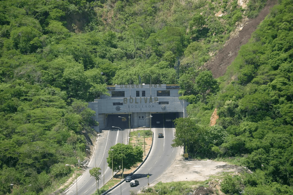 Cierre parcial en la autopista Caracas-La Guaira - Agencia Carabobeña de Noticias