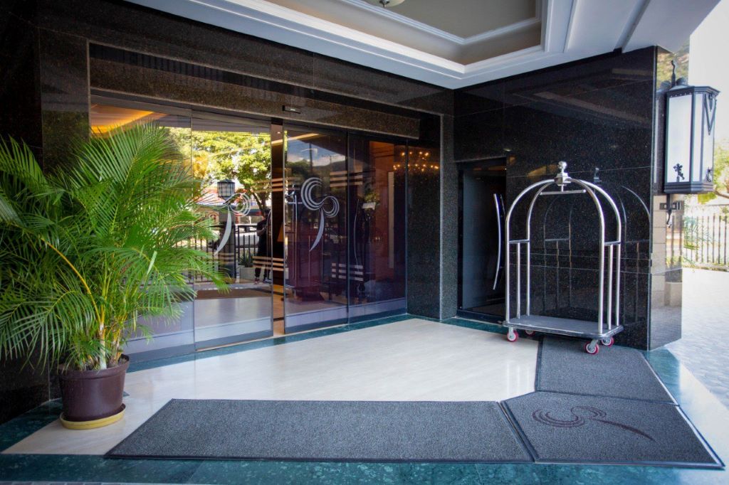 Cristal Park Hotel celebra una década - Agencia Carabobeña de Noticias