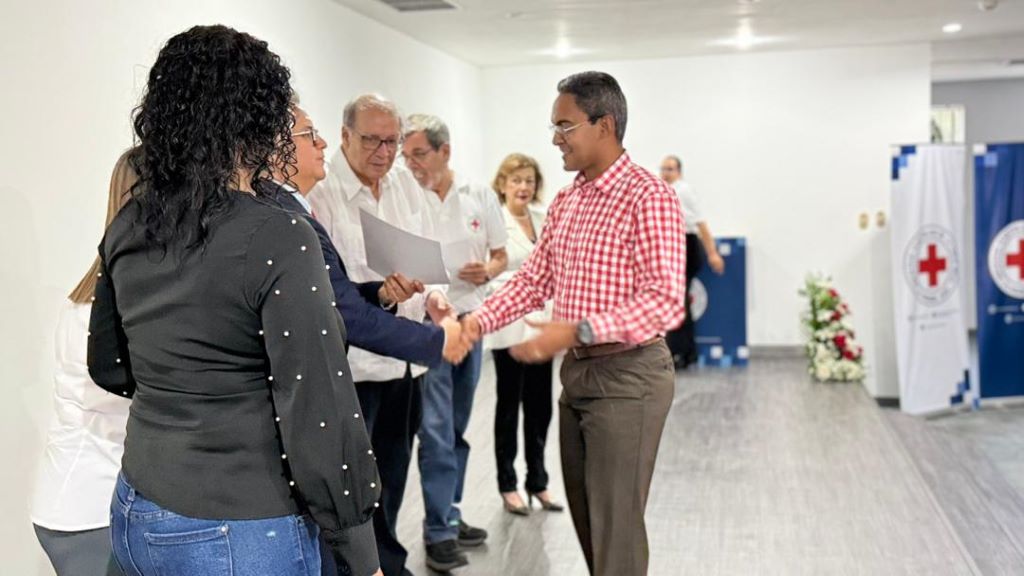 Cruz Roja Filial Valencia honró a sus colaboradores - Agencia Carabobeña de Noticias