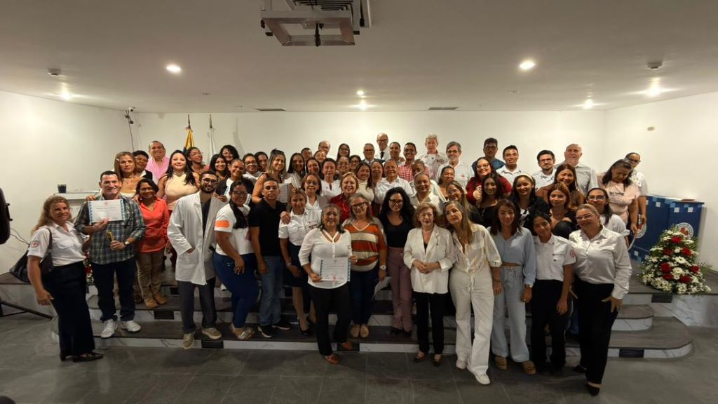 Cruz Roja Filial Valencia honró a sus colaboradores - Agencia Carabobeña de Noticias