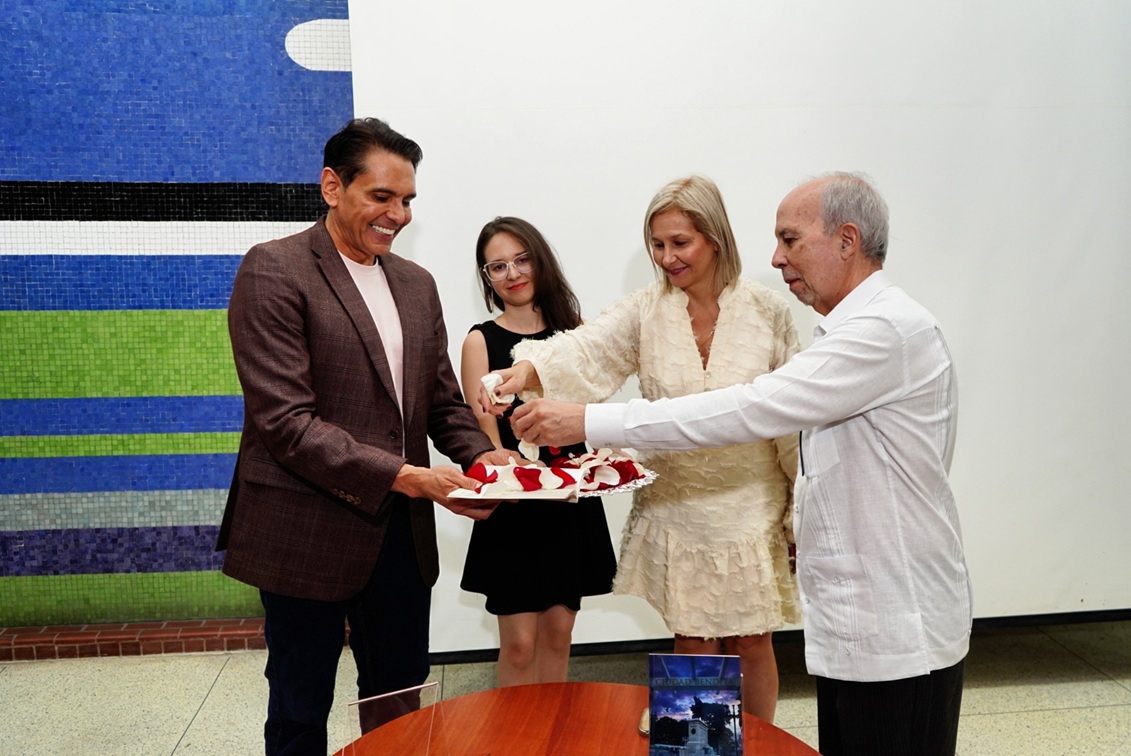 Ernesto Paraqueima libros