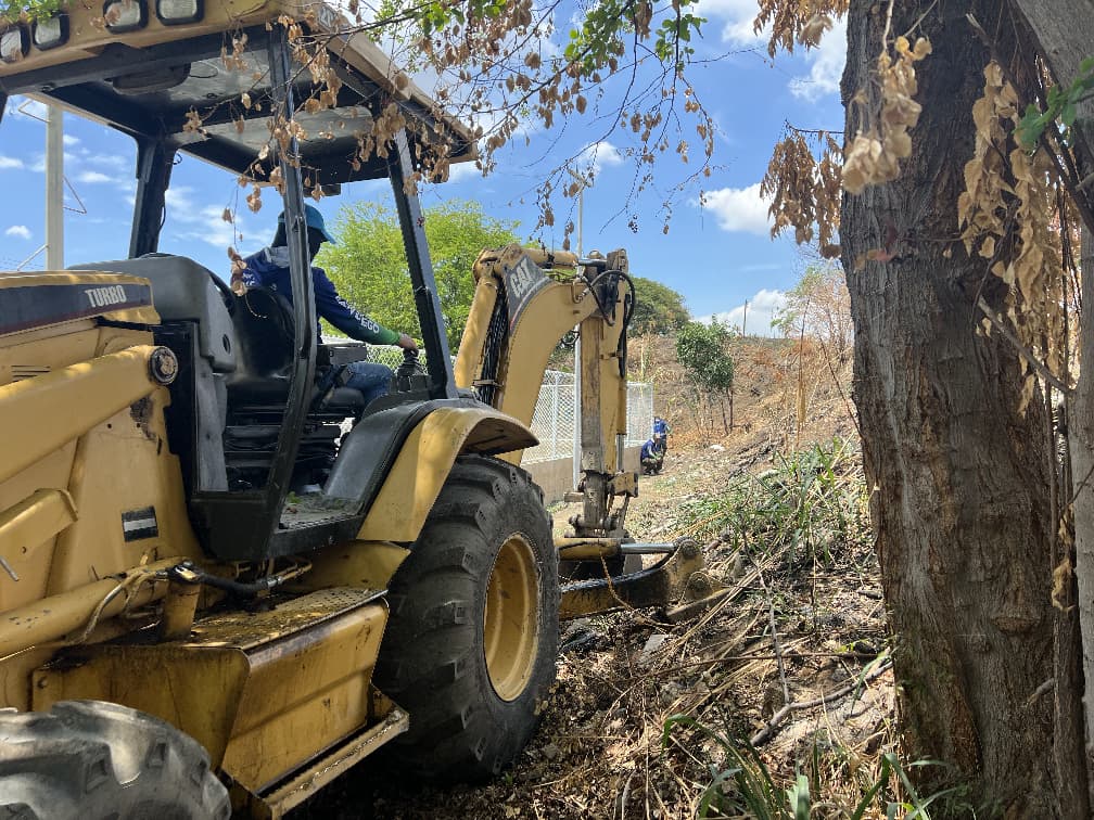 Fumcosandi retiran sedimentos en canal pluvial de Los Jarales - Agencia Carabobeña de Noticias