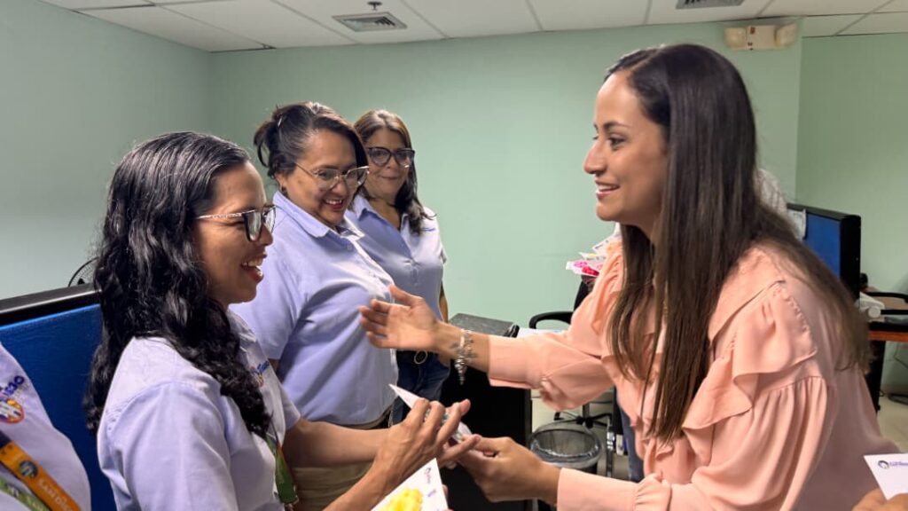 León Jurado compartió con madres trabajadoras de la Alcaldía - Agencia Carabobeña de Noticias