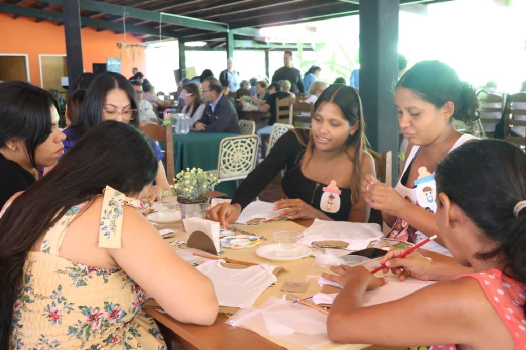 León Jurado homenajeó a 120 madres sandieganas - Agencia Carabobeña de Noticias
