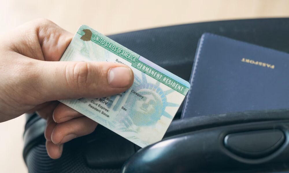 Salir del país para solicitantes de green card - Agencia Carabobeña de Noticias