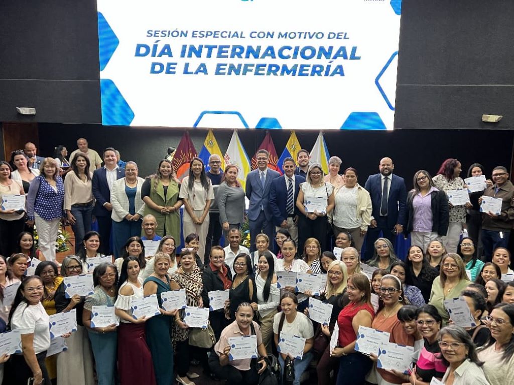 San Diego rinde homenaje a 99 profesionales de la enfermería - Agencia Carabobeña de Noticias