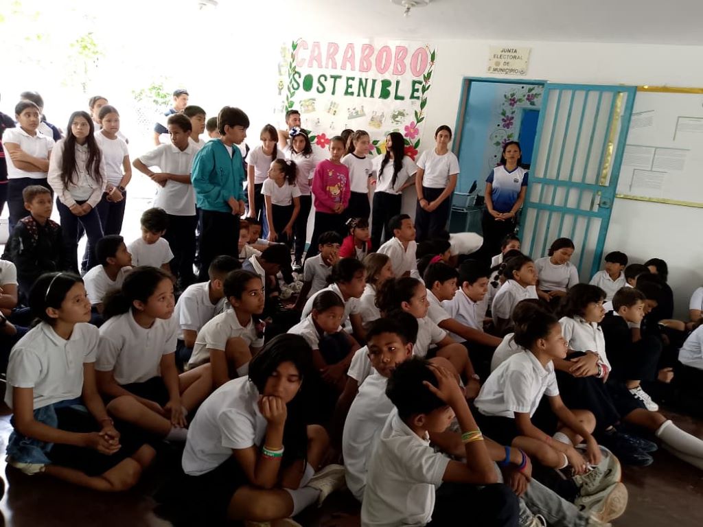Se rindió honores al Himno Nacional - Agencia Carabobeña de Noticias