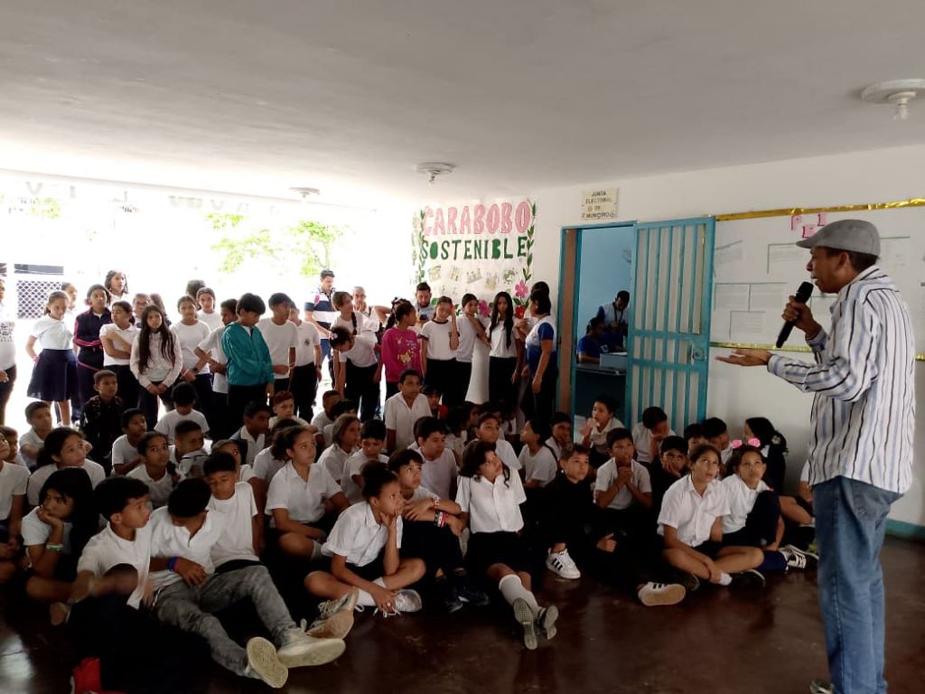 Se rindió honores al Himno Nacional - Agencia Carabobeña de Noticias