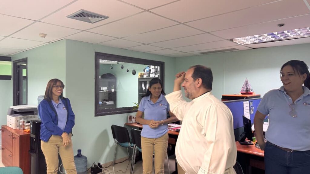 Trabajadores de alcaldía de San Diego recibieron un gesto de fe - Agencia Carabobeña de Noticias