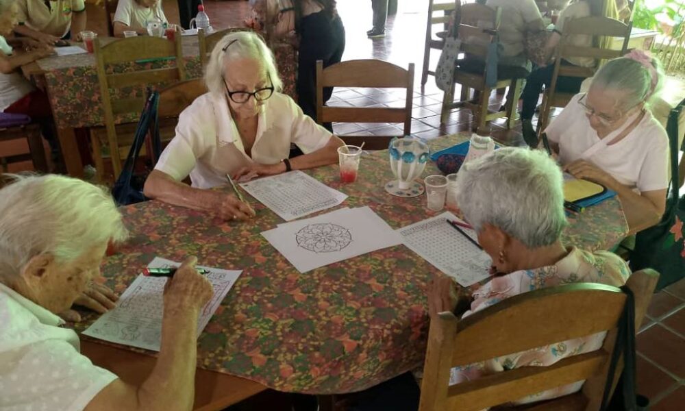 Abuelos del Centro Recreacional Juan Pablo II celebraron su día - Agencia Carabobeña de Noticias