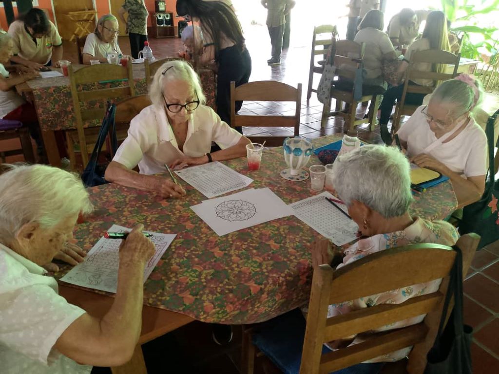 Abuelos del Centro Recreacional Juan Pablo II celebraron su día - Agencia Carabobeña de Noticias