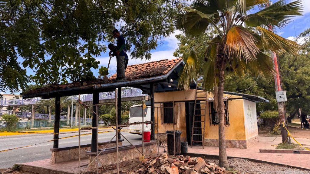 Alcaldía de San Diego rehabilita parada turística - Agencia Carabobeña de Noticias
