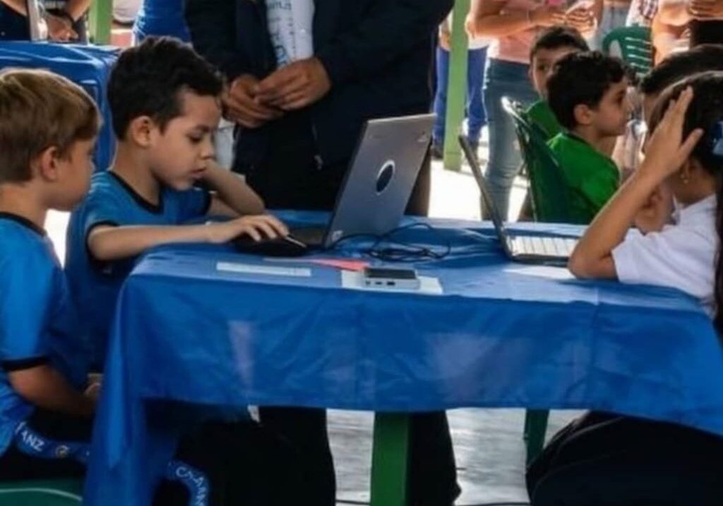 Continúan competencias de robótica y Programación - Agencia Carabobeña de Noticias