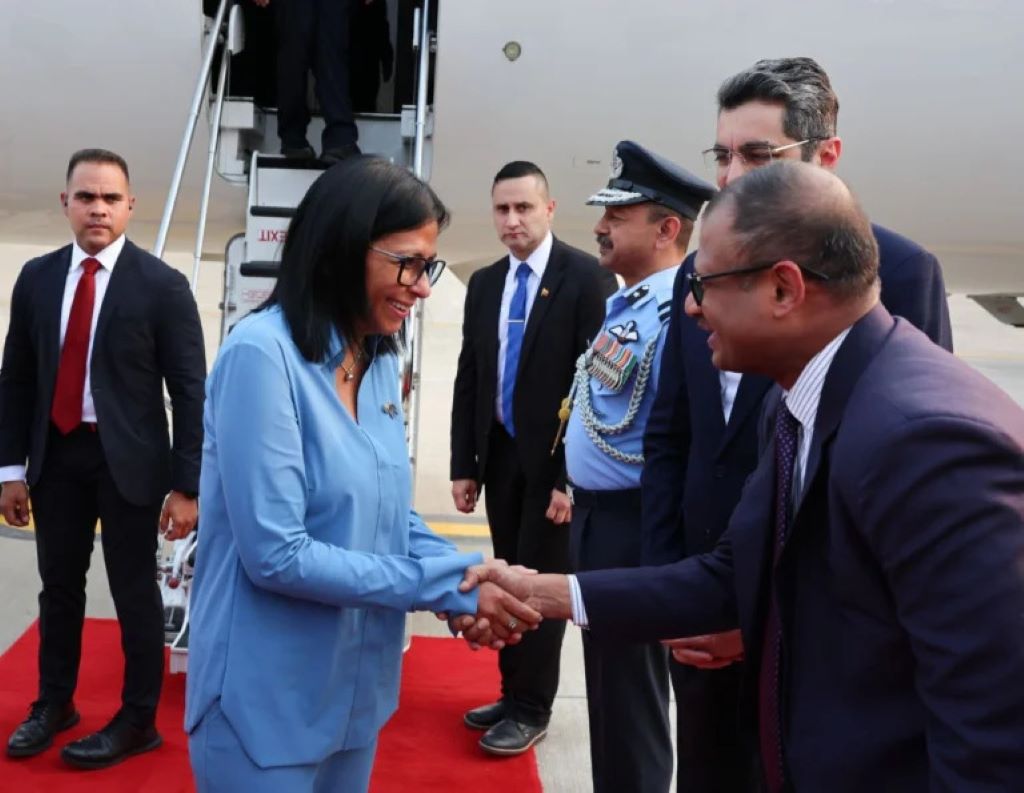 Delcy Rodríguez llega a India - Agencia Carabobeña de Noticias