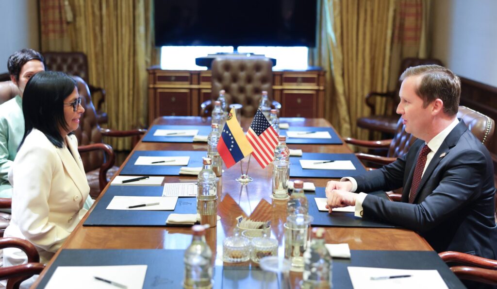 Delcy Rodríguez se reunió con embajador de EEUU en India - Agencia Carabobeña de Noticias