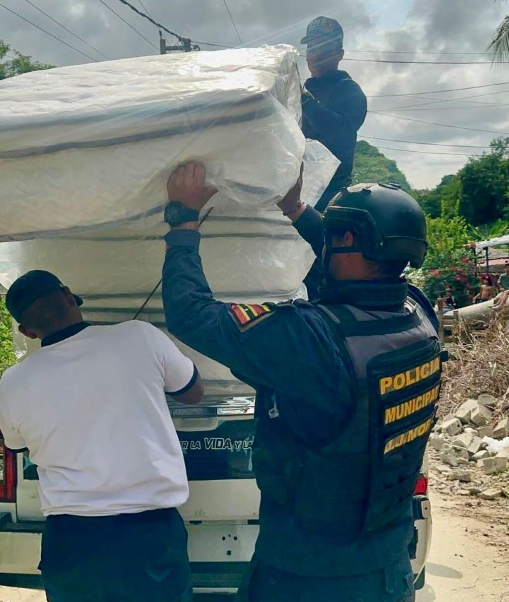 Distribuyen ayudas para familias afectadas de Juan José Mora - Agencia Carabobeña de Noticias