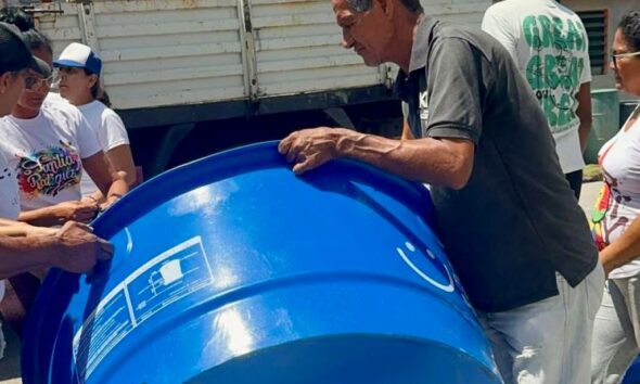 Distribuyen ayudas para familias afectadas de Juan José Mora - Agencia Carabobeña de Noticias