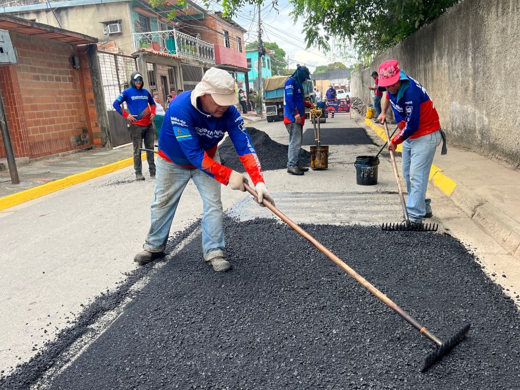 Inician asfaltado en Guayabal y Los Guayabitos - Agencia Carabobeña de Noticias