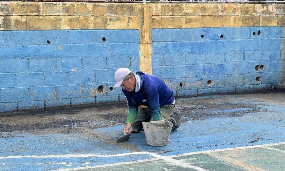 Inician rehabilitación de cancha deportiva en Monteserino - Agencia Carabobeña de Noticias