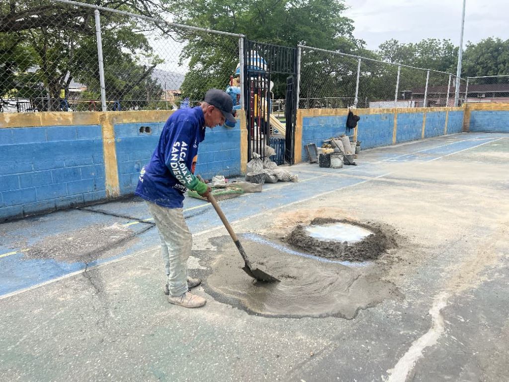 Inician rehabilitación de cancha deportiva en Monteserino - Agencia Carabobeña de Noticias