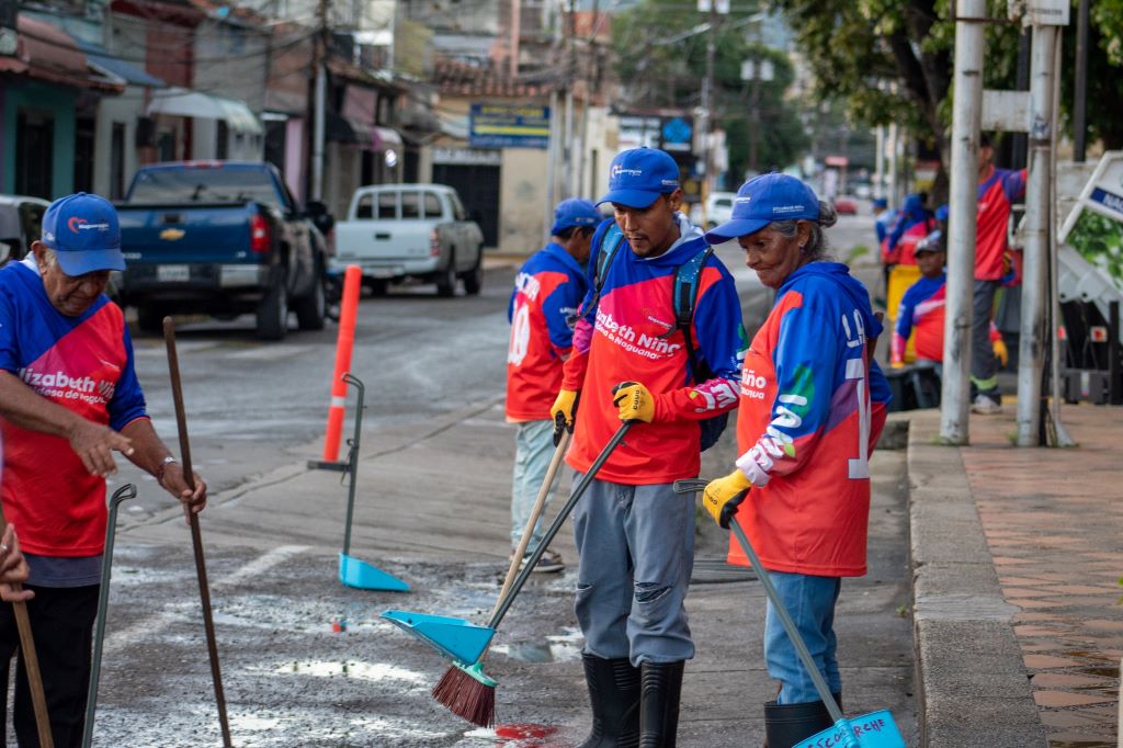 Intensifican labores de limpieza nocturna en Naguanagua - Agencia Carabobeña de Noticias
