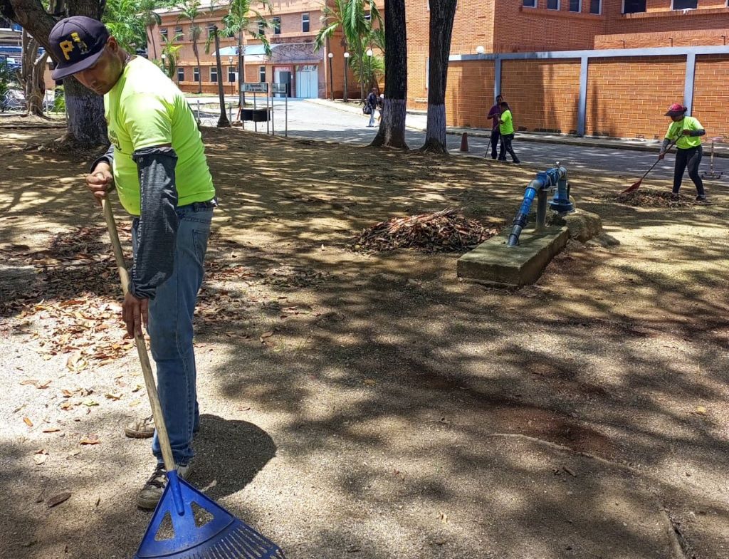 Mantenimiento en espacios de la CHET - Agencia Carabobeña de Noticias