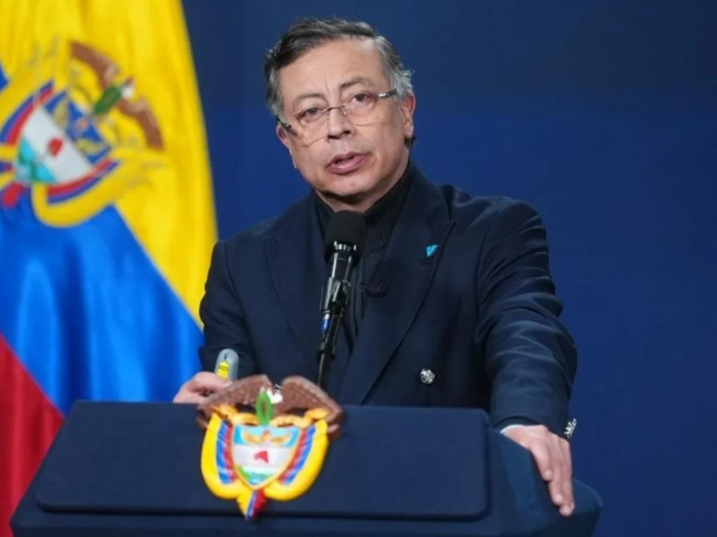 Petro suspendido como presidente de Colombia - Agencia Carabobeña de Noticias