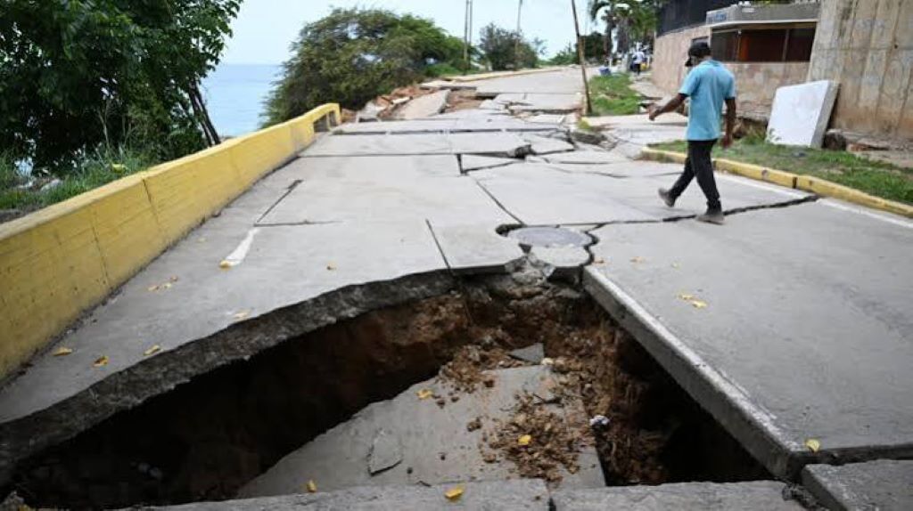 Asciende a 4.561 fallecidos por terremotos - Agencia Carabobeña de Noticias