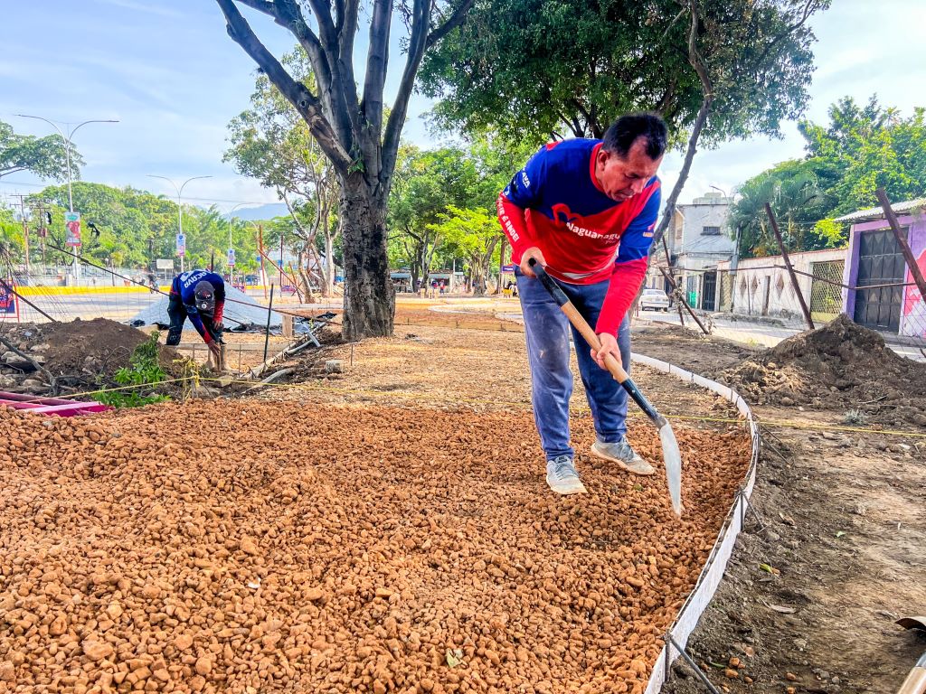 Avanzan trabajos en plaza Rafael Urdaneta - Agencia Carabobeña de Noticias