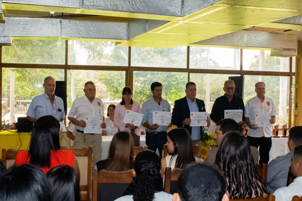 Colegio de Médicos Veterinarios celebró 80 aniversario - Agencia Carabobeña de Noticias