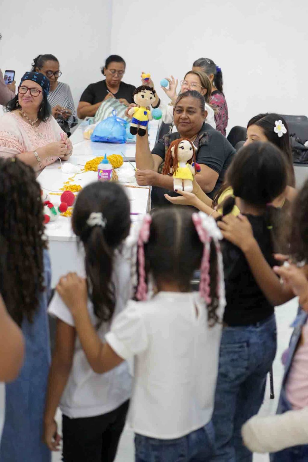 Comenzó entrega de muñecos - Agencia Carabobeña de Noticias