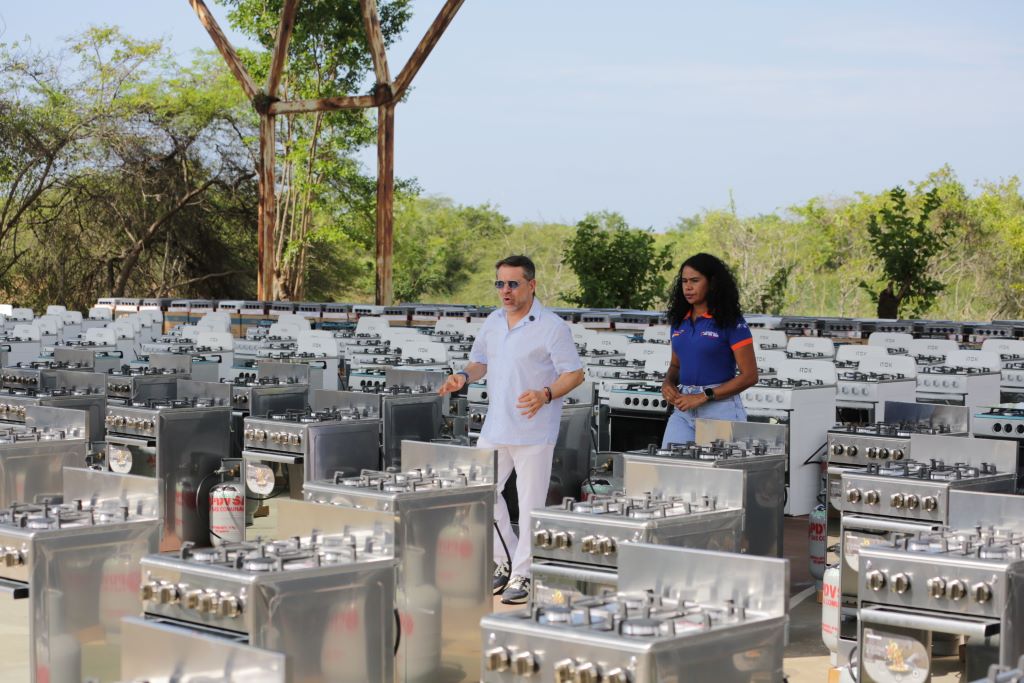 Entregan más de 500 cocinas y cilindros de gas a familias afectadas de Juan José Mora - Agencia Carabobeña de Noticias