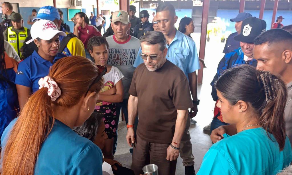 Lacava visitó refugios - Agencia Carabobeña de Noticias