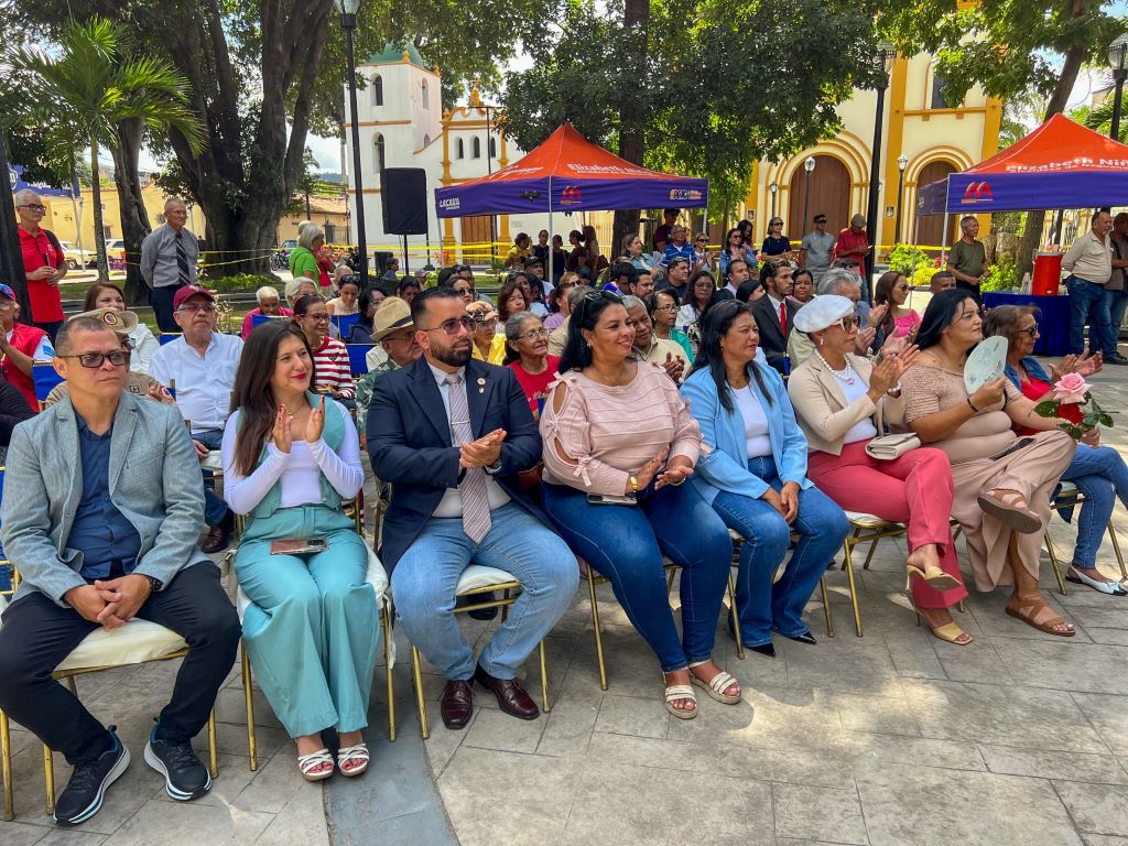 Naguanagua conmemoró natalicio del Libertador - Agencia Carabobeña de Noticias