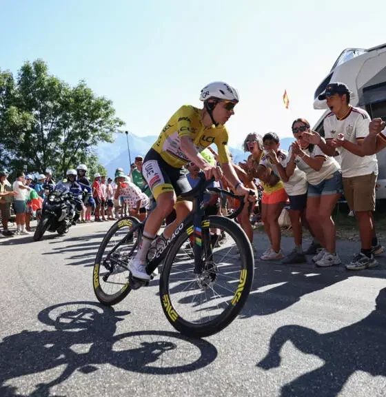 Pogacar sigue en Alpe d'Huez - Agencia Carabobeña de Noticias