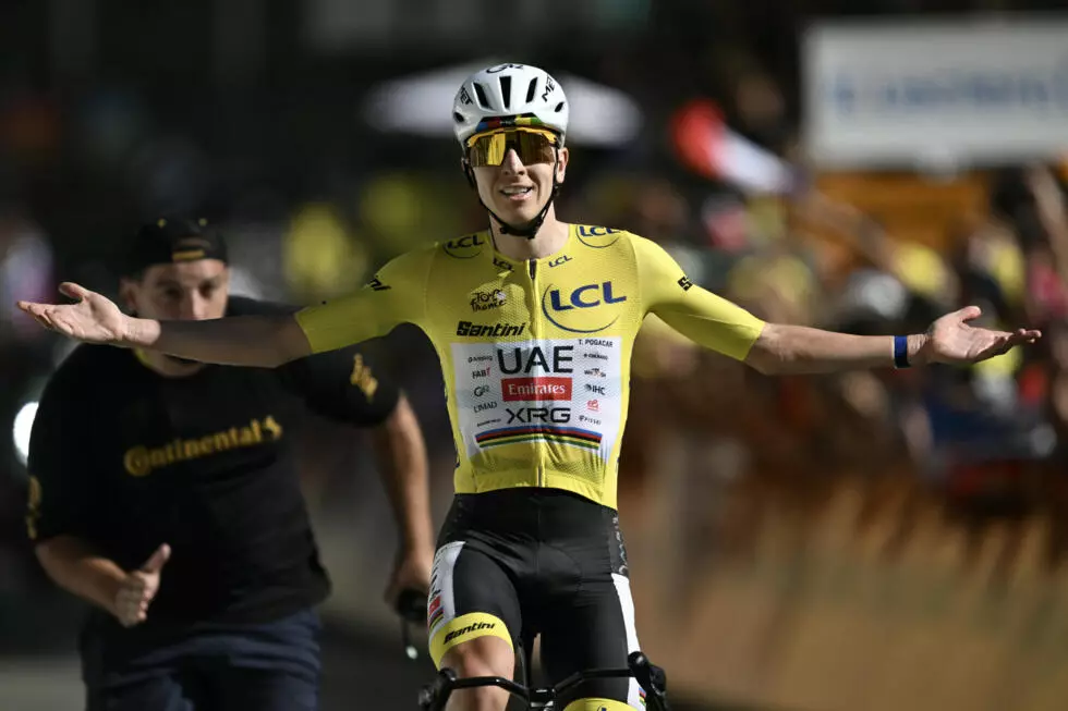 Pogacar sigue en Alpe d'Huez - Agencia Carabobeña de Noticias
